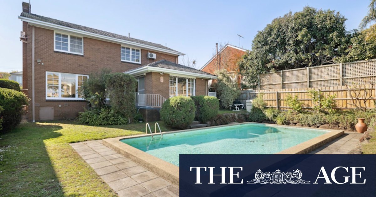 Melbourne auctions: Expat pays $2.3 million for 1970s home inside Balwyn High School zone - Vimarsana News