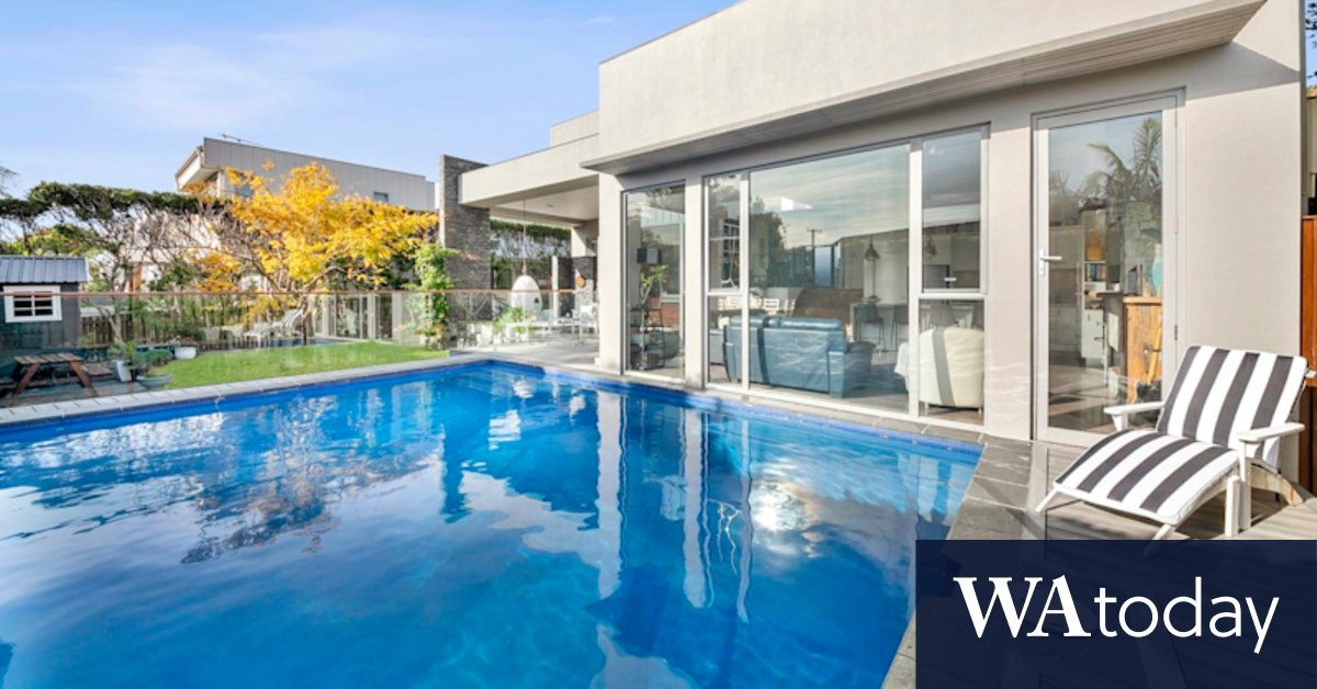 Sydney auctions: New York banker splashes $6,663,000 on designer Curl Curl house at auction - Vimarsana News