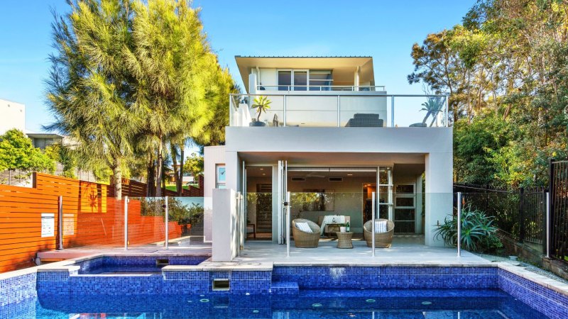 Buyer splashes $5.7 million on dream eastern beaches home for his sweetheart