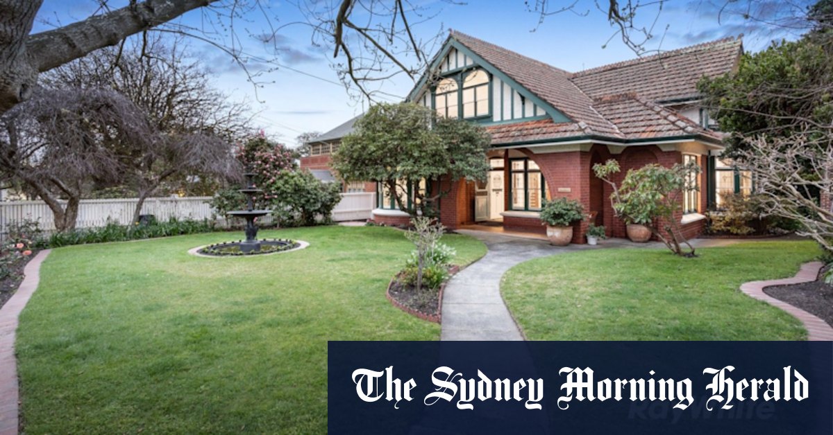 Family splashes $3.32 million on architect-designed period home - Vimarsana News