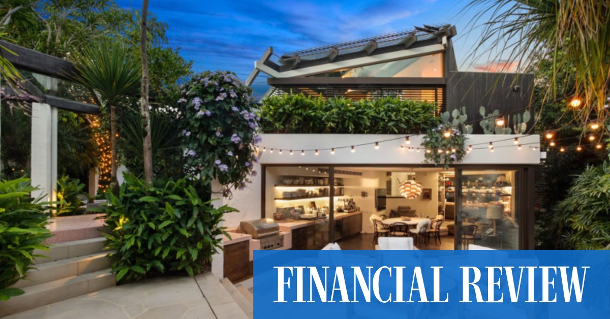 Sydney trophy homes: Investors Steve and Carmen Davidson pay $20.5m for harbourside mansion at Parsley Bay - Vimarsana News