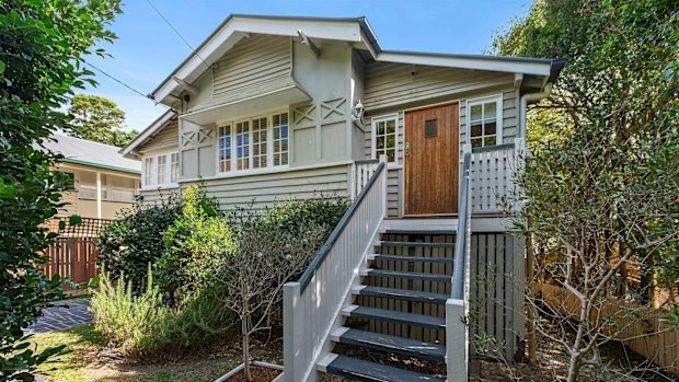 9 Colton Street, Highgate Hill.