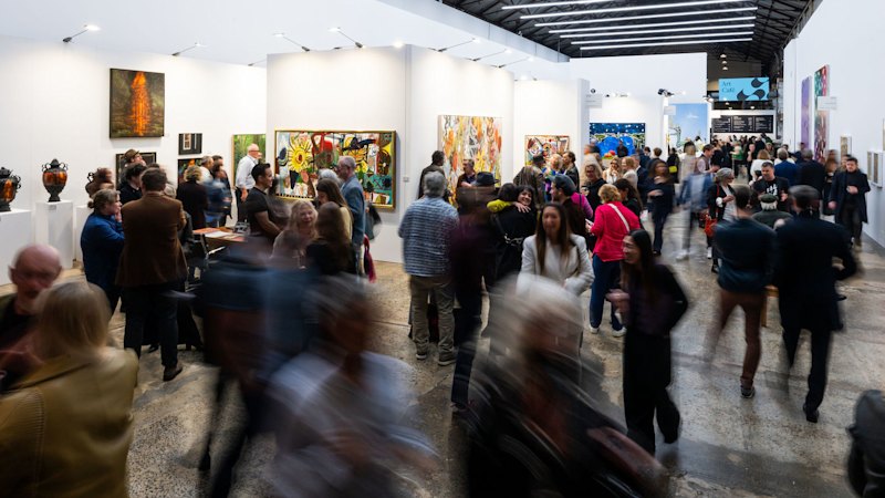 ‘Art of the elbow’ explores the crowded, high-stakes environment of Sydney Contemporary