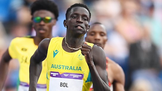 Peter Bol comfortably won through to Sunday’s 800m final at the Commonwealth Games.