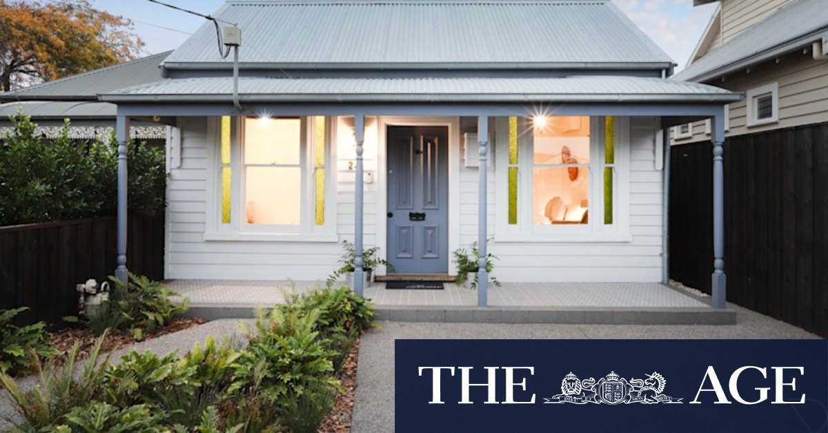 Melbourne auctions: $1.9m Williamstown stunner goes to couple moving closer to kids - Vimarsana News