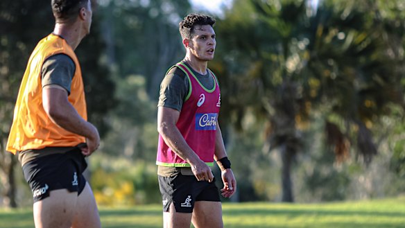 Matt To’omua running at Wallabies training. He is recovering from a neck injury. 