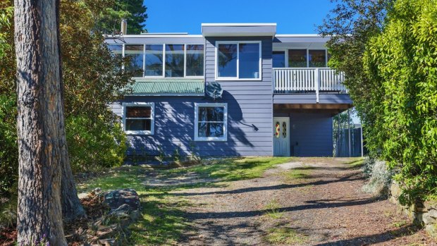 A four-bedroom house sold for Hazelbrook’s median house price of $800,000. 