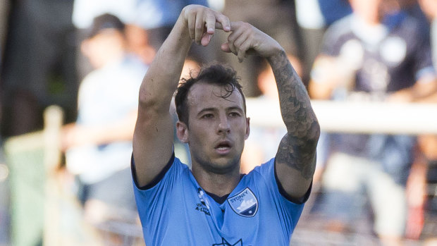 Never say die: Adam Le Fondre says Sydney FC won't give up on their A-League title hopes despite sliding 10 points behind top-placed Perth Glory.