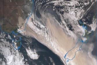 Nsw Bushfires New Zealand Sees Blood Red Sun From Australian Bushfire Smoke On New Year S Day