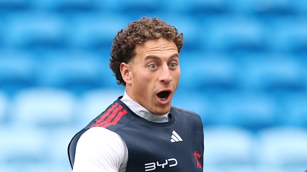 Roosters star Mark Nawaqanitawase has shocked many people with his outrageous skills.