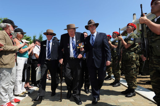 Norman Maddock (centre) in 2011 with former veterans’ affairs minister Warren Snowdon.