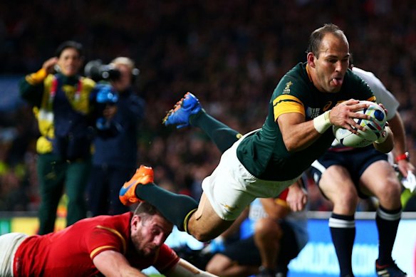 Fourie Du Preez scoring for the Springboks in 2015.