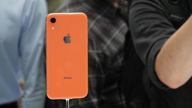 Iphone hotsell xr watch