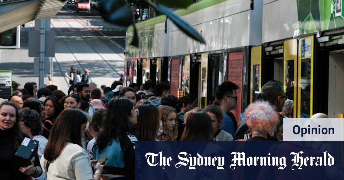 Loud calls, bags on seats: People don’t know how to behave on public transport anymore