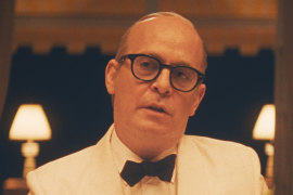 Tom Hollander as Truman Capote in Feud: Capote vs The Swans.