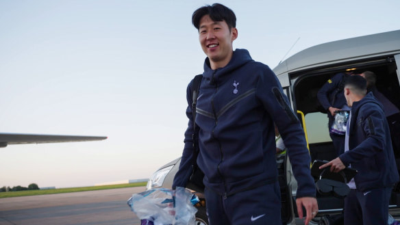 Spurs star Heung-Min Son boards the plane to Melbourne.