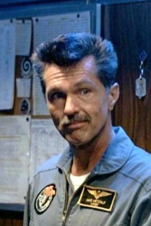 Tom Skerritt in Top Gun.