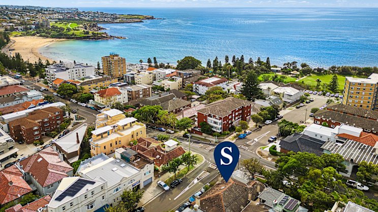 smh.com.au - Carmen Forward - Coogee corner house with 12 bedrooms fetches $5 million at auction
