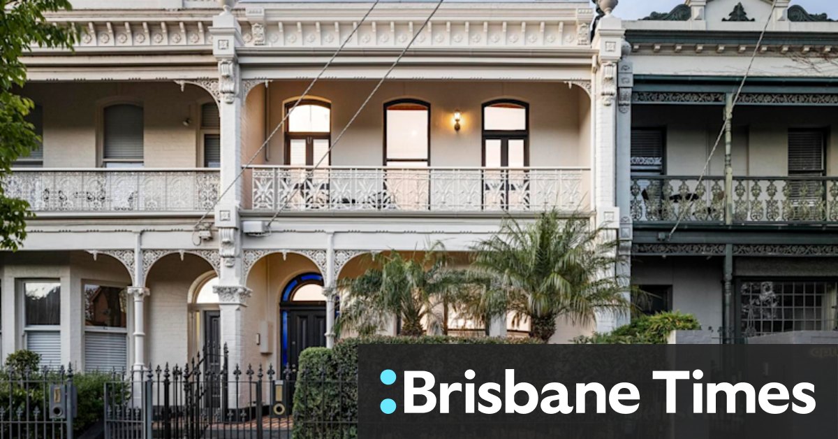 Melbourne auctions: Young family splashes $5.87 million on Albert Park house - Vimarsana News