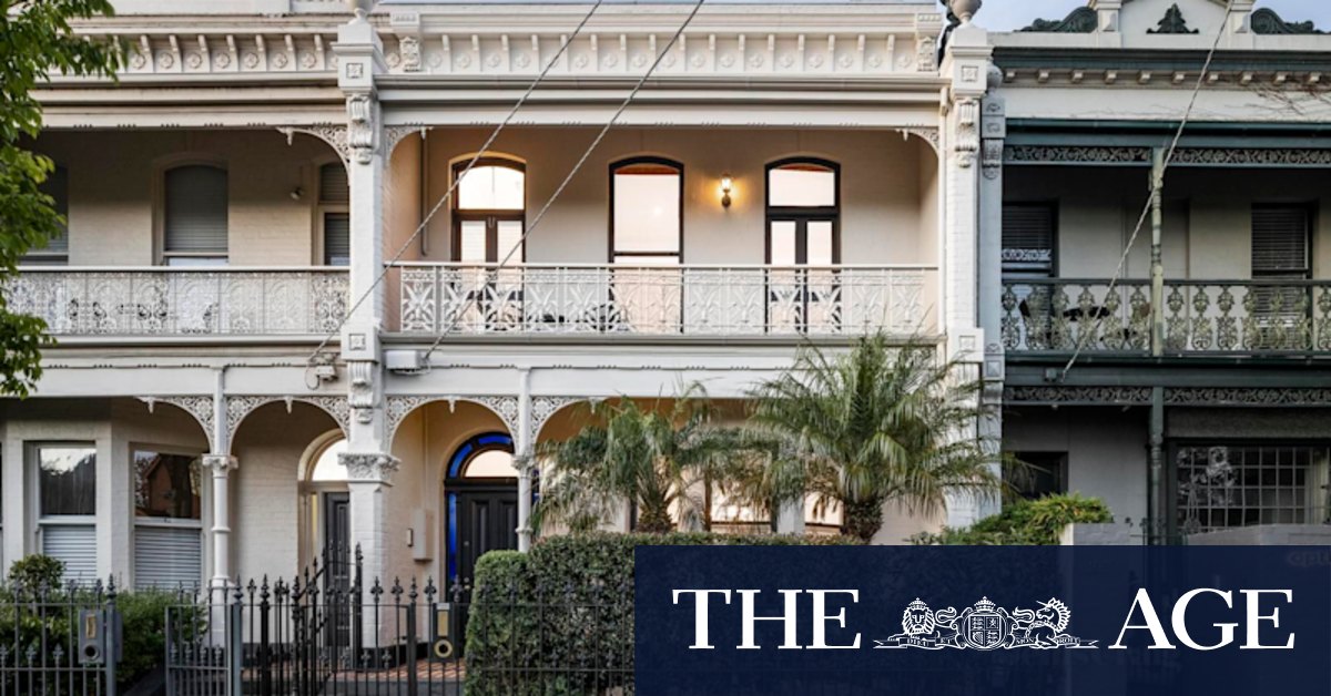 Melbourne auctions: Young family splashes $5.87 million on Albert Park house - Vimarsana News
