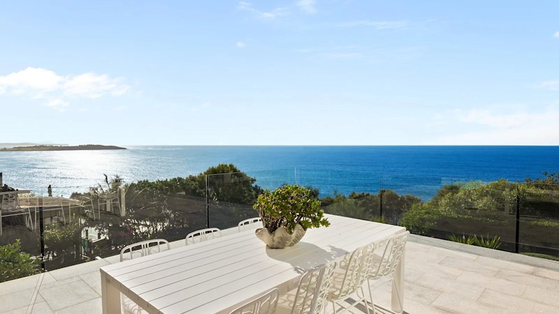 Tech exec puts $10m Sydney clifftop home with pool on the market