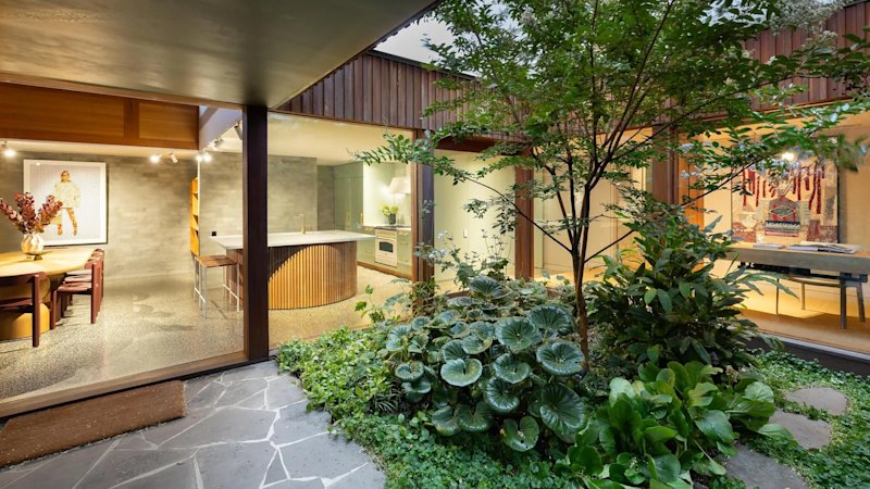 Former milk bar in Fitzroy North sells for .1 million at auction