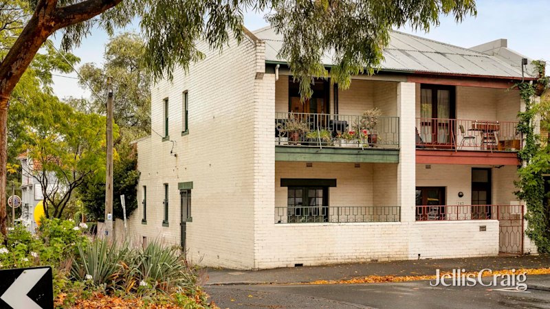 Inner-city terrace sells for $1,255,000 after passing in on a single bid