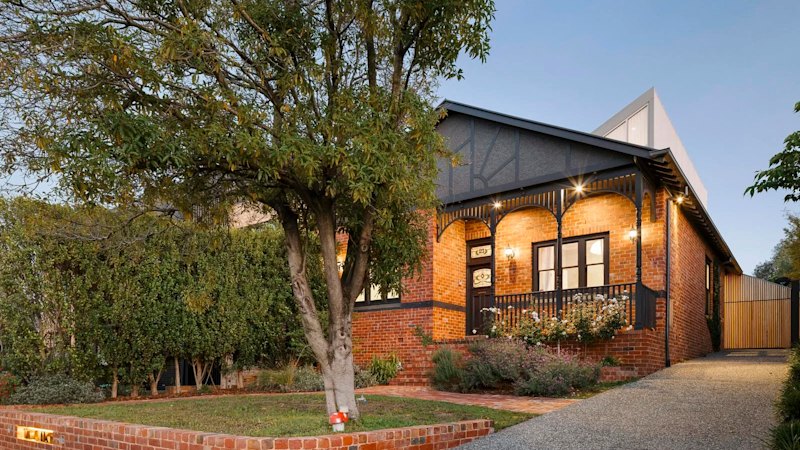 Northcote home passes in at auction for same price buyers paid in 2021