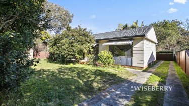A three-bedroom house in Lake Haven recently sold for the suburb’s median house price of $630,000.
