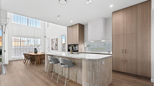 A Mediterranean-style residence at 68 Burn Street, Camp Hill, has sold at auction.