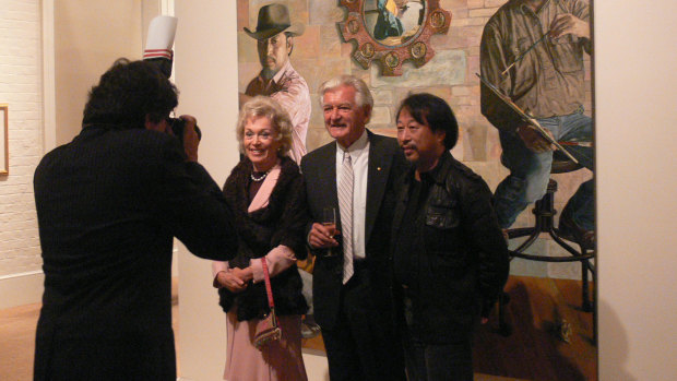 Jiawei Shen, right, meets former prime minister Bob Hawke and his wife Blanche d'Alpuget in 2007.