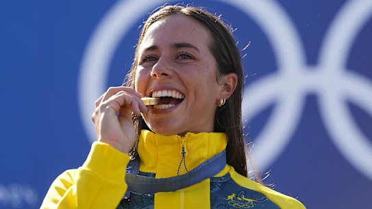 New Olympic champion in the kayak cross, Noemie Fox.