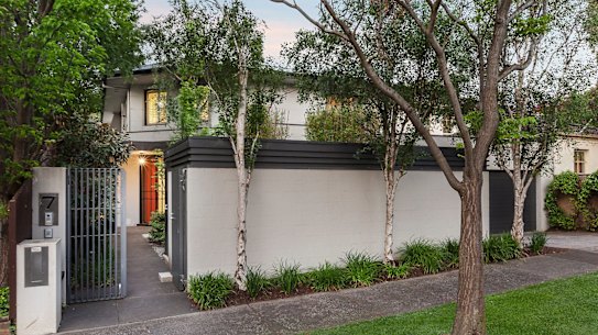 7 Clyde Street sold under the hammer for $4.59 million.
