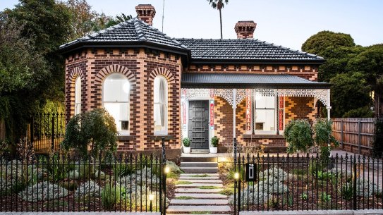 79 Alfred Crescent, Fitzroy North went under the hammer on Saturday.
