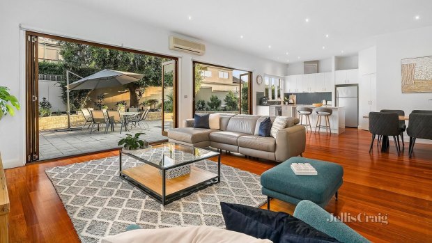 Downsizers outbid young couples for $4m Hawthorn East house