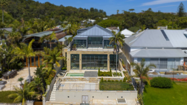Beachfront billionaire to get a new neighbour in record $32m home sale