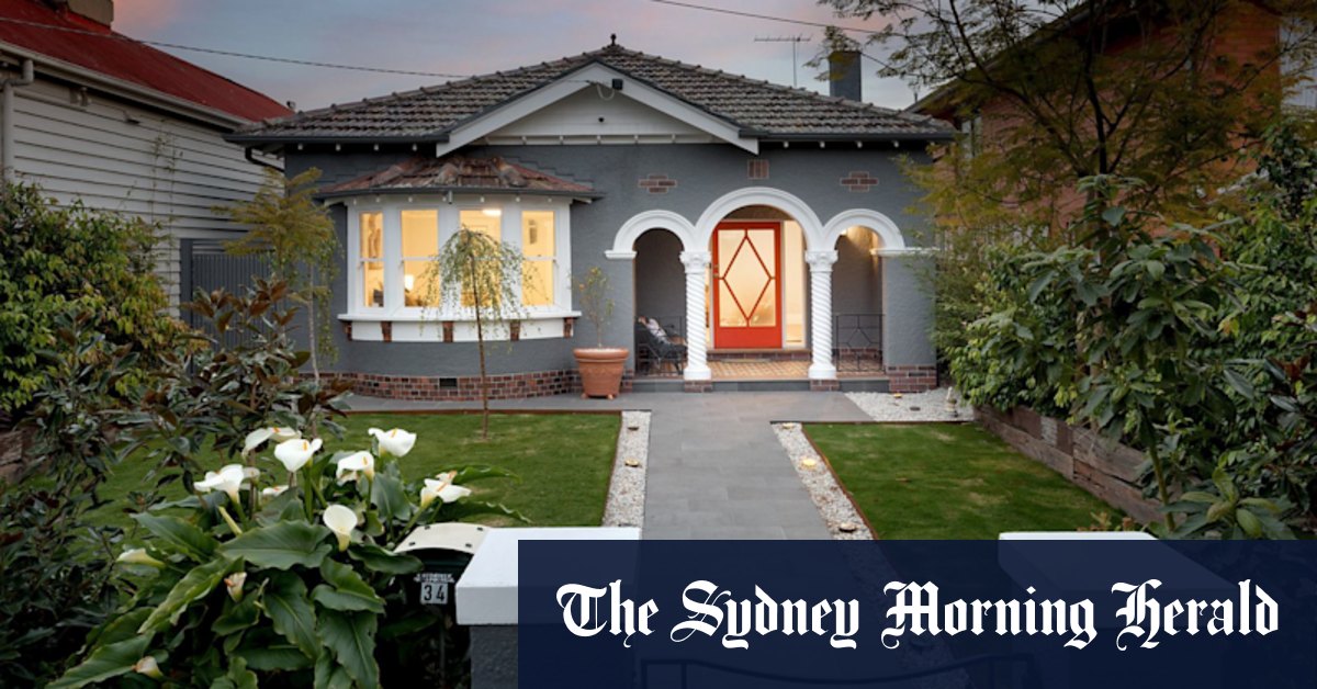 Melbourne auctions: Eye-catching Brunswick reno soars to $2.65m in hard-fought auction - Vimarsana News