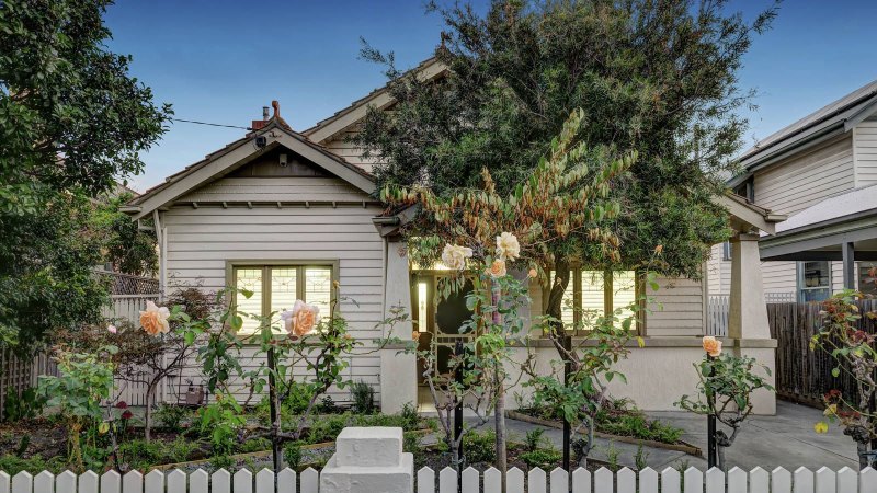 Young couple upgrade, pay $2.15 million for Brunswick bungalow at auction