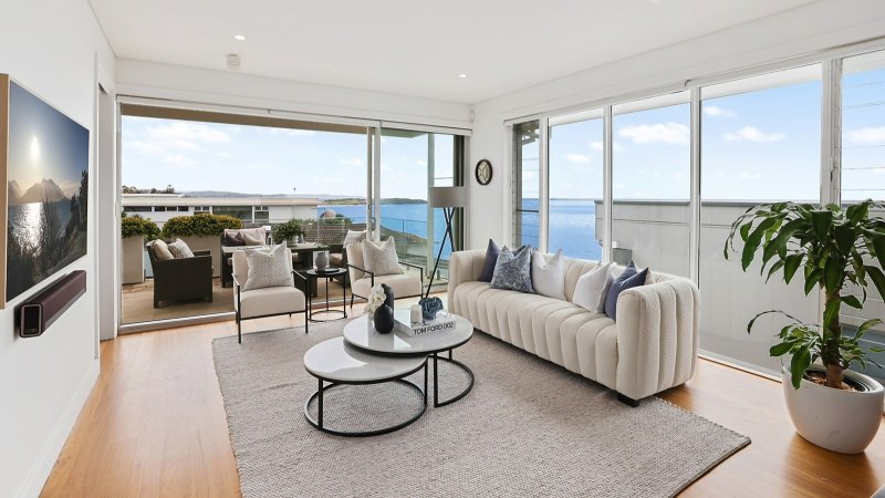 Former premier Mike Baird to sell North Curl Curl house