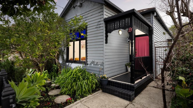 Tears as first home buyer nabs Brunswick house for $1.2m at auction