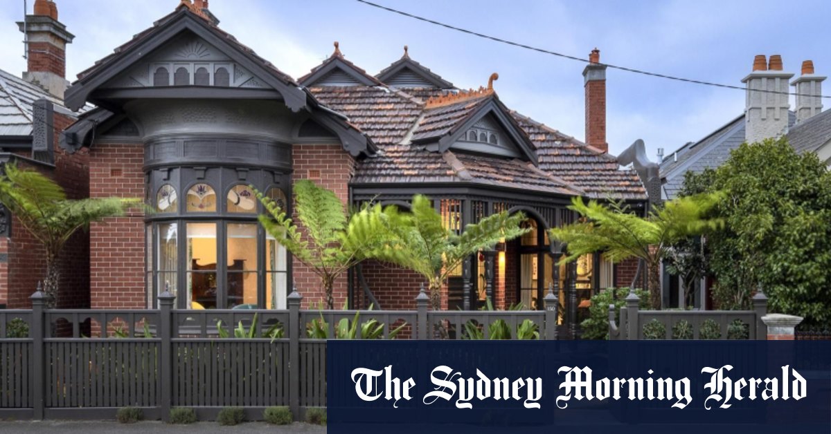 Melbourne auctions: Young family splashes $8.12m on skincare mogul's Albert Park auction - Vimarsana News