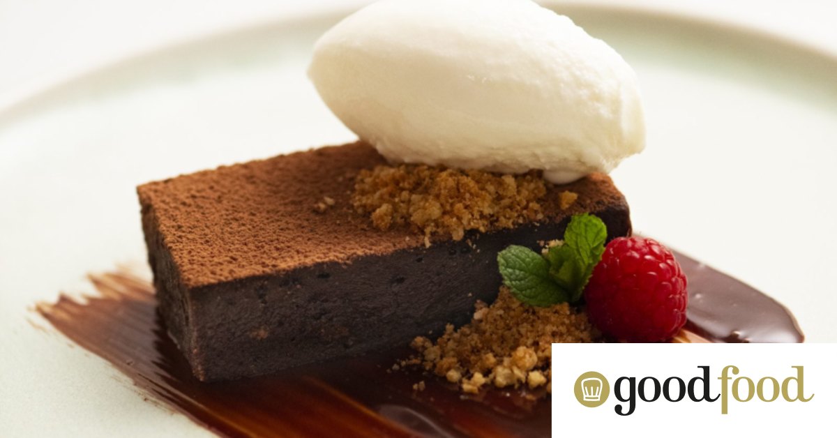 RecipeTin Eats’ gateau au chocolat (aka fancy brownie dessert)