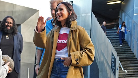 Meghan mets representatives from the Koorie Heritage Trust.