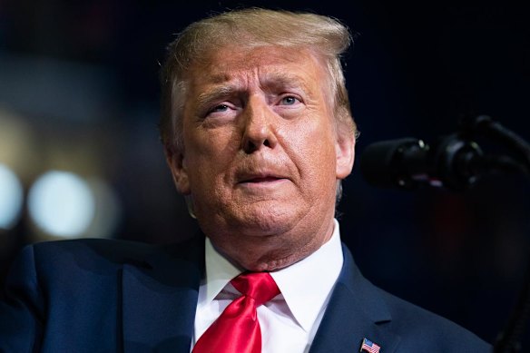 Graças ao comportamento do Presidente Donald Trump, o dólar americano parece um pouco tóxico e perigoso e os fluxos monetários internacionais procuram refúgios mais seguros.