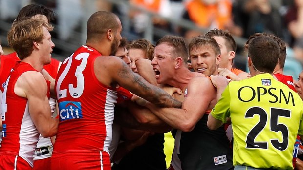 The Swans and the Giants played a brutal qualifying final in 2016.