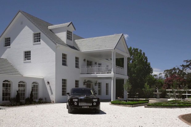 Kyle Sandilands sued by builders over mansion reno