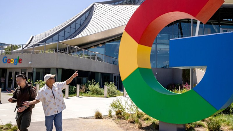 Alphabet's $5.5b bond debut lures more than 200 investors