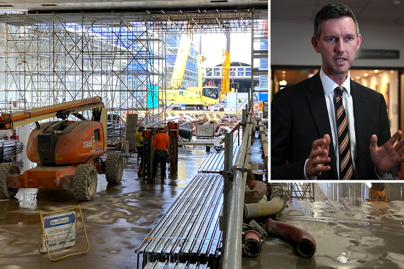 Transport Minister Mark Bailey said if he were a worker on the project, he would be concerned.