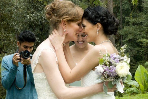 I Am No Bird is a documentary on four different weddings around the world by Melbourne filmmaker Em Baker.