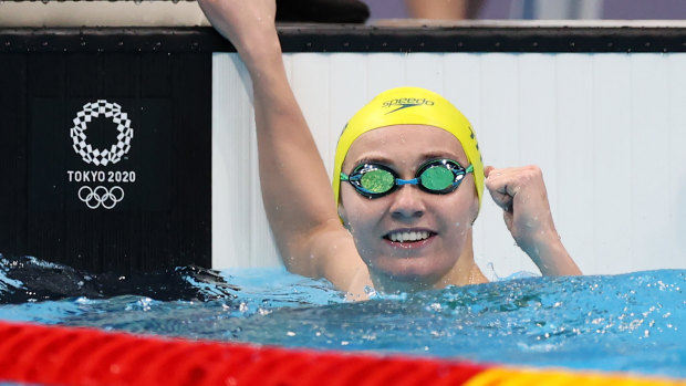 Ariarne Titmus celebrates after winning gold in the women’s 200m freestyle final.